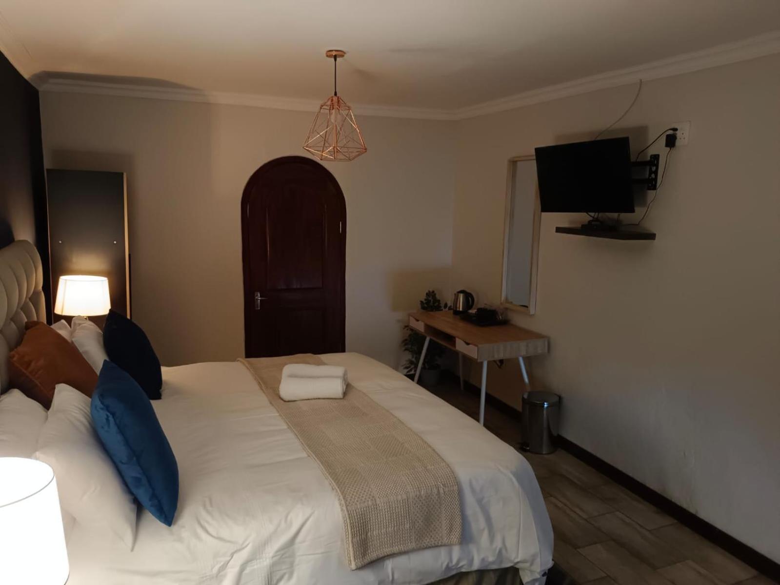 Airport Tower Lodge Кемптън Парк Екстериор снимка
