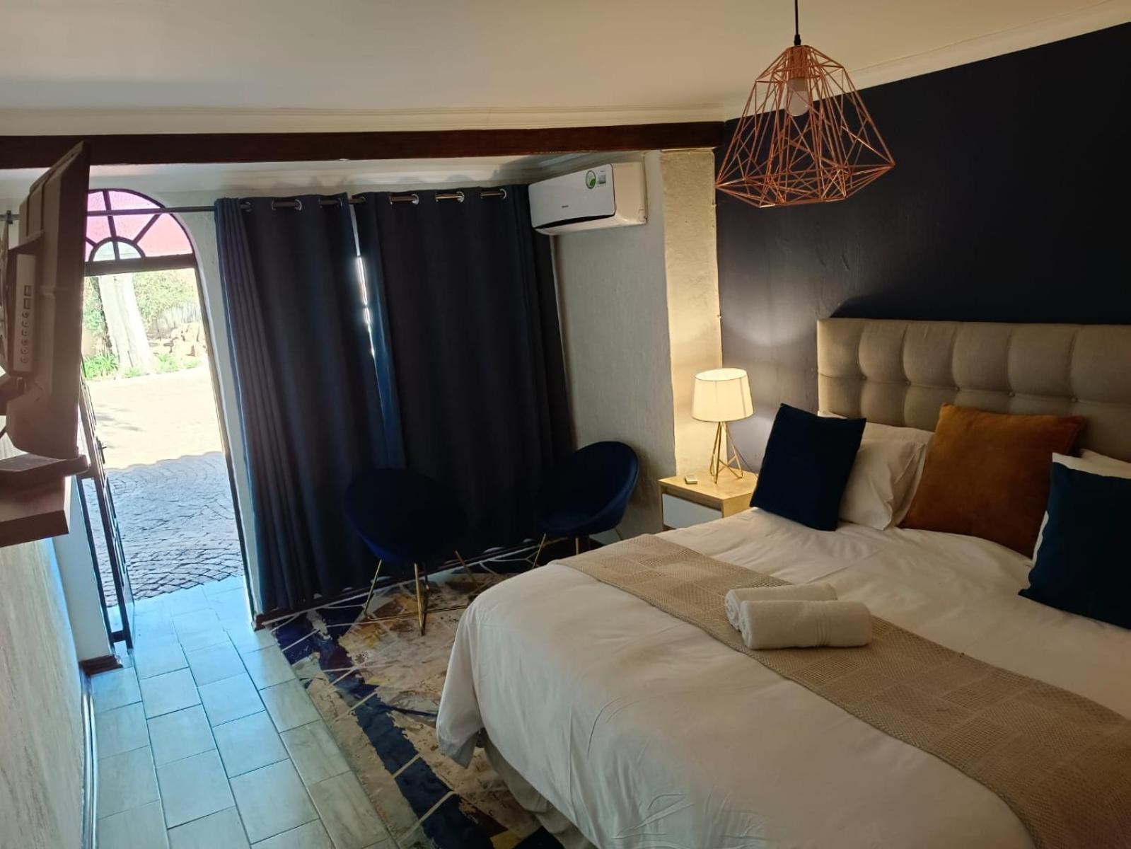 Airport Tower Lodge Кемптън Парк Екстериор снимка